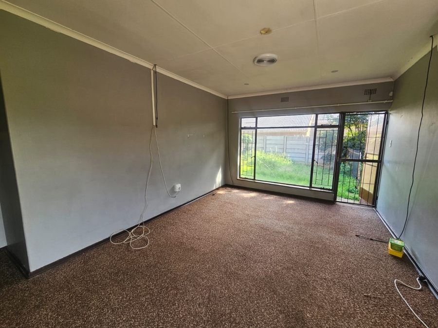 To Let 5 Bedroom Property for Rent in Vaalpark Free State